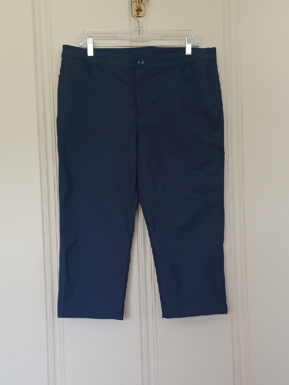 Eddie Bauer Navy Capris Three Pockets Quick Dry  Adjustable Ankles W-12  EUC